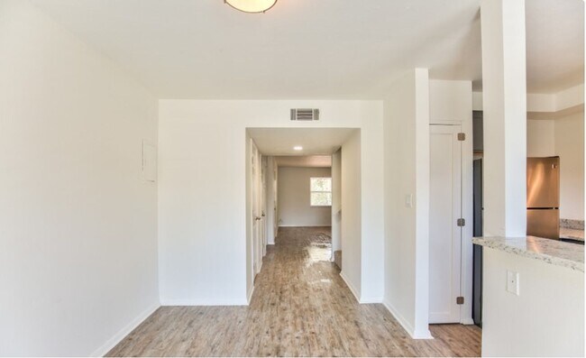 Building Photo - 409 N Gadsden St