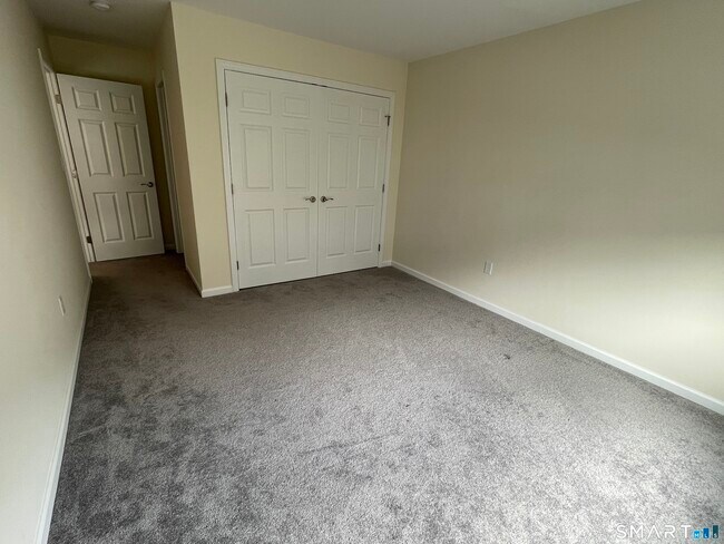 Building Photo - 28 Woodside Dr