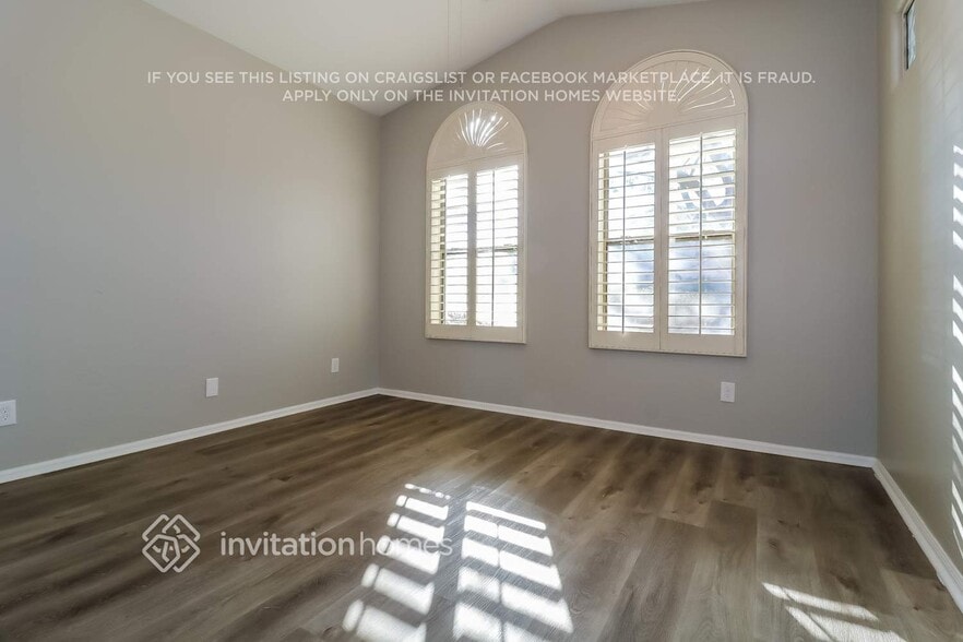 Building Photo - 16174 W Hilton Ave