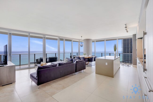 Building Photo - 4111 S Ocean Dr