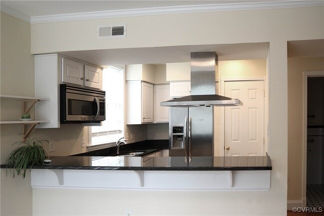 Building Photo - 45 E Lock Ln