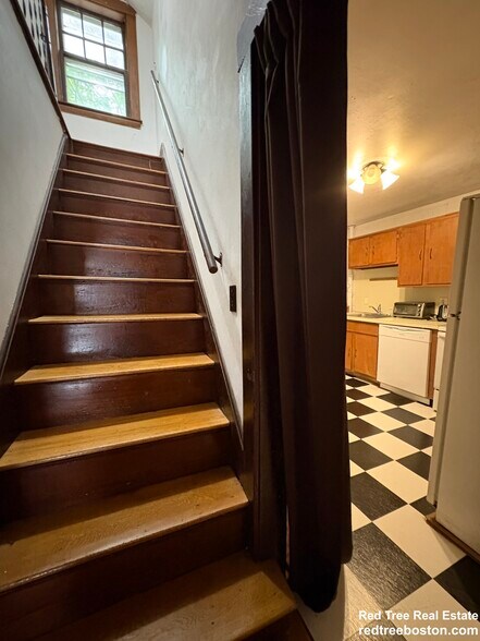 Building Photo - 28 Woodward St