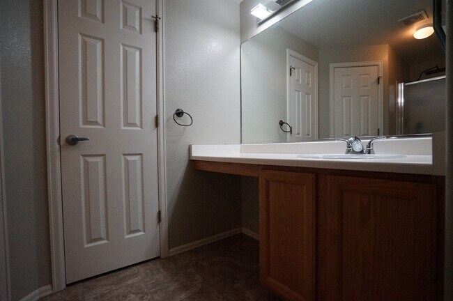 Building Photo - 5221 Hudson Cir