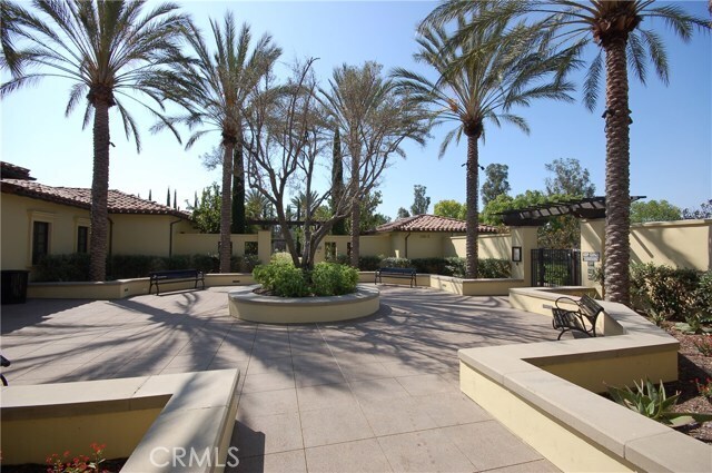 Building Photo - 121 Chantilly