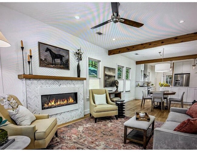 Building Photo - 106 E 35th St