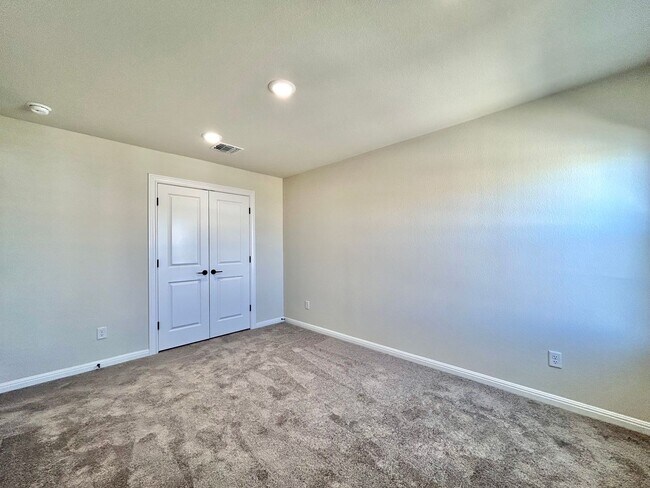 Building Photo - Spacious 4/BR 3/BA Home with Modern Upgrades in Leander