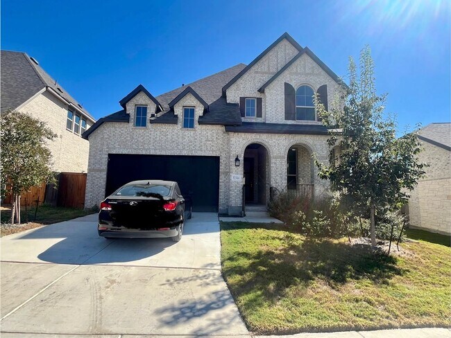 Primary Photo - Spacious 4 Bedroom / 4 Full Bath Home w/ M...