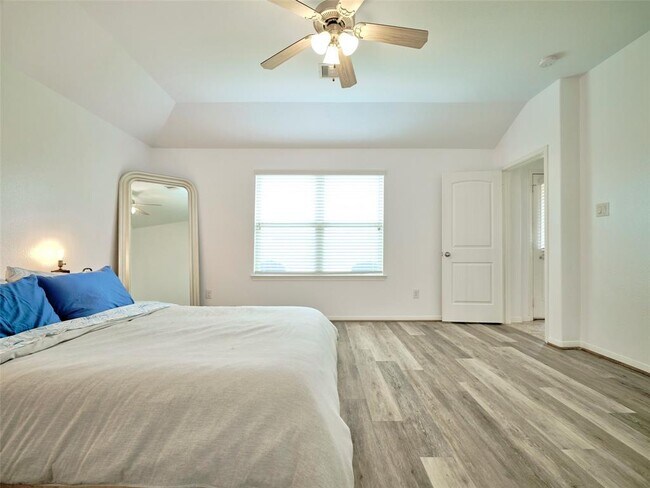 Building Photo - 12629 Pirate Bend Dr