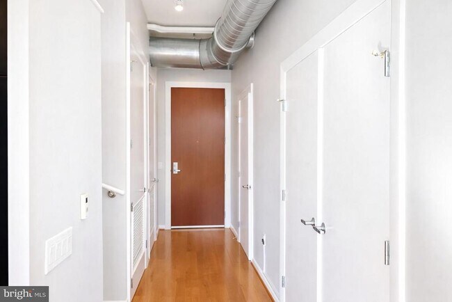 Building Photo - 811 4th St NW