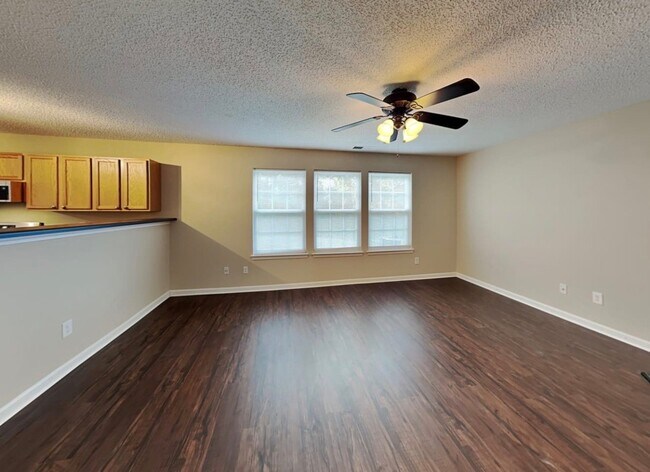 Building Photo - 4407 Staffordshire Ln