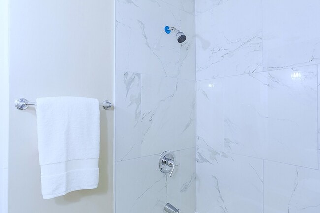 Building Photo - 11304 Largo Dr