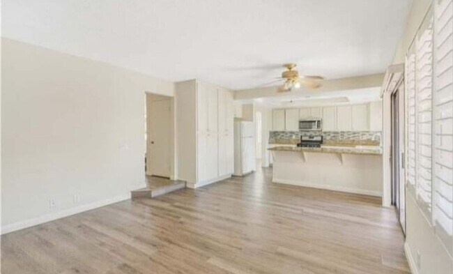 Building Photo - 1141 Vía Antibes