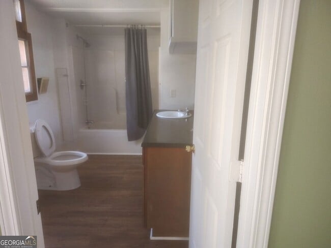 Building Photo - 826 Black Horse Run