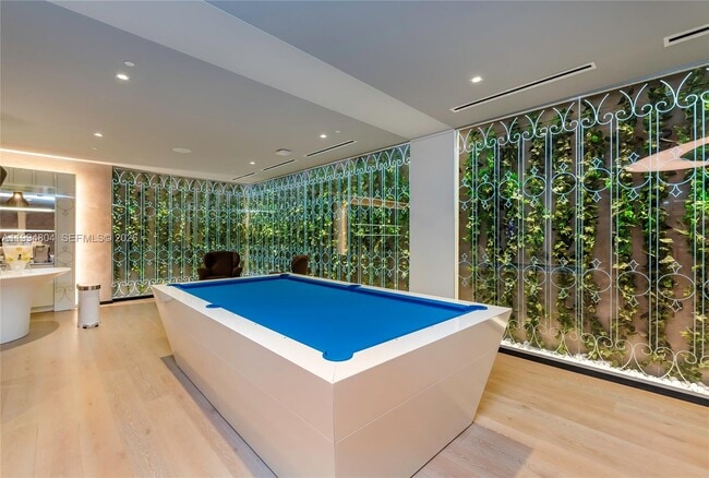 Building Photo - 1000 Brickell Plaza