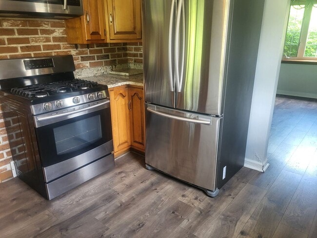 Building Photo - Beautiful 3 bedroom in Verona!