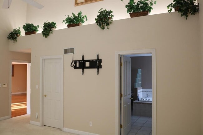 Building Photo - 10316 Cherrywood Ln