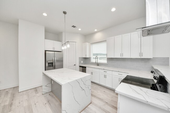 Building Photo - 2920 Nance St