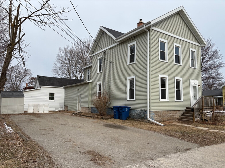 Building Photo - 302 W 10th Ave