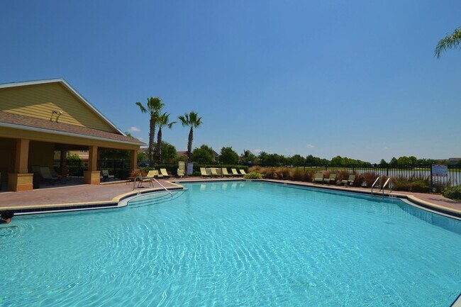 Building Photo - Beautiful 3/2 home near Lake Nona ~ Fenced In Yard ~ LVP & Tile Flooring ~ Community Pool!