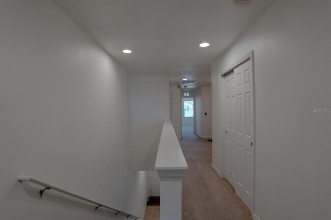 Building Photo - 9136 Hillcroft Dr