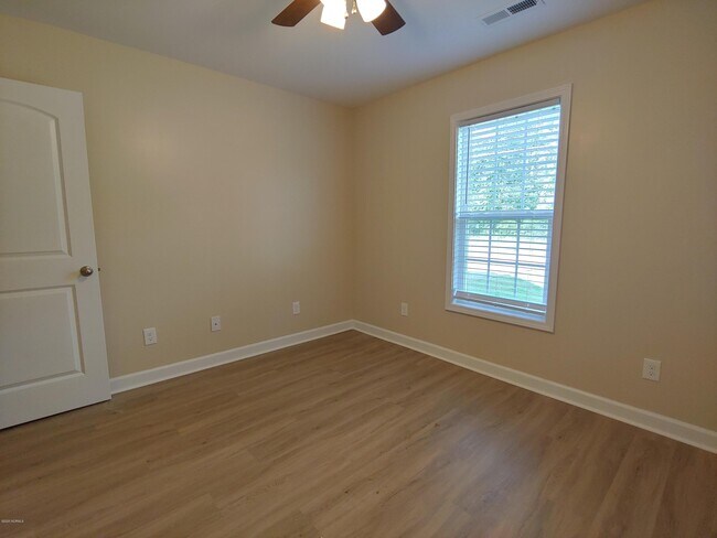 Building Photo - 421 Belgrade-Swansboro Rd