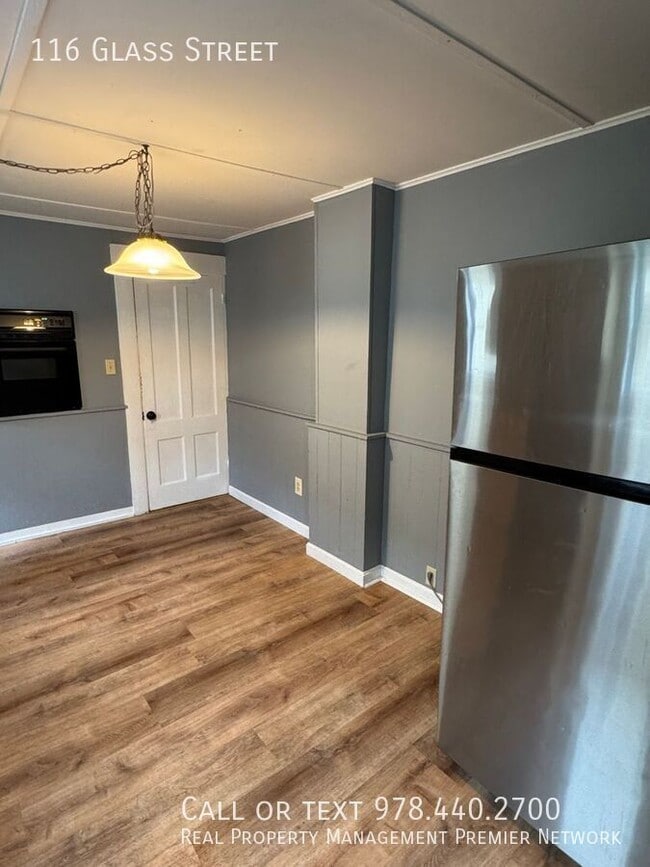 Building Photo - 112-116 Glass St