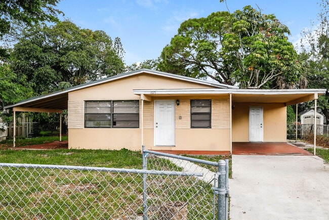 Building Photo - 1071 NW 25th Ave