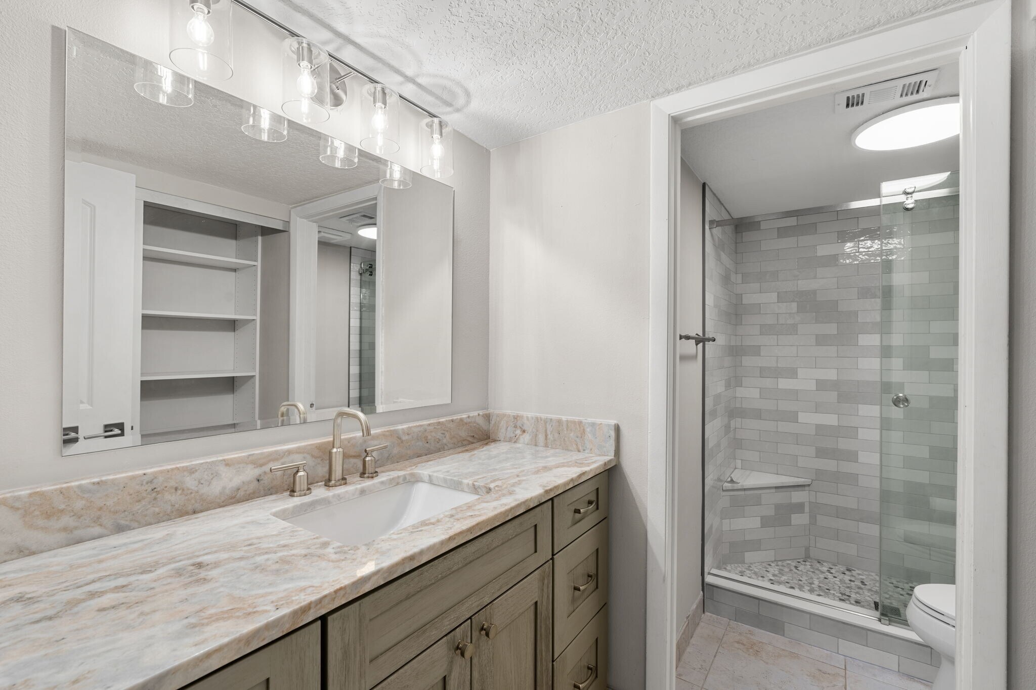 Guest Bathroom - 1700 Commodore Blvd