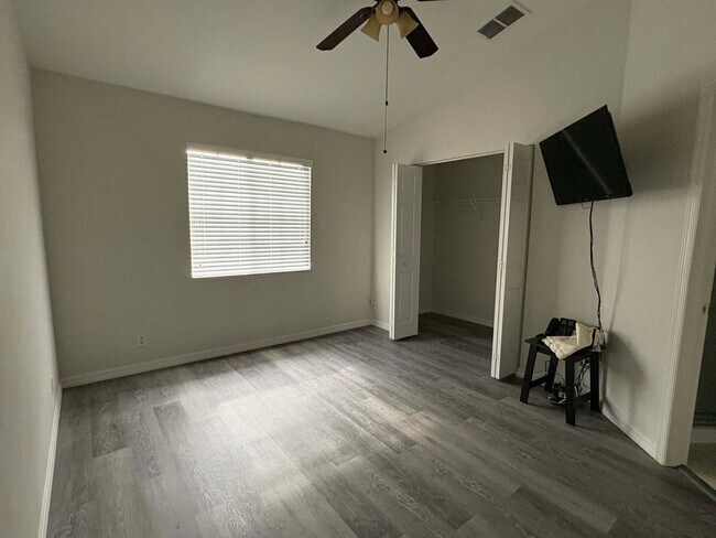 Building Photo - 2/2.5 Townhome in Fort Myers for Rent