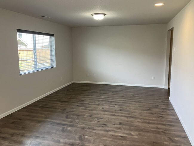 Building Photo - Beautiful Three Bedroom Home in North Salem