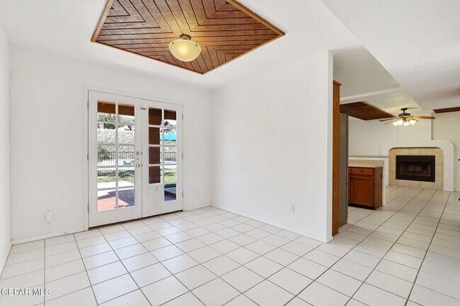 Building Photo - 10925 Loma Alta Pl