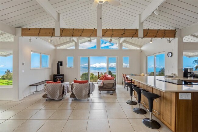 Building Photo - 18-505 Haleakala Hwy
