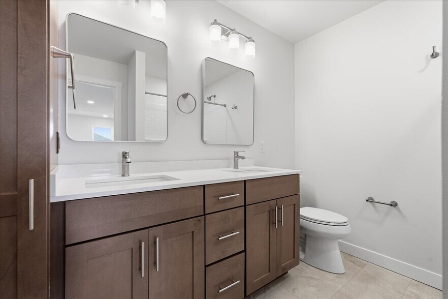 Building Photo - 290 Santa Maria Dr