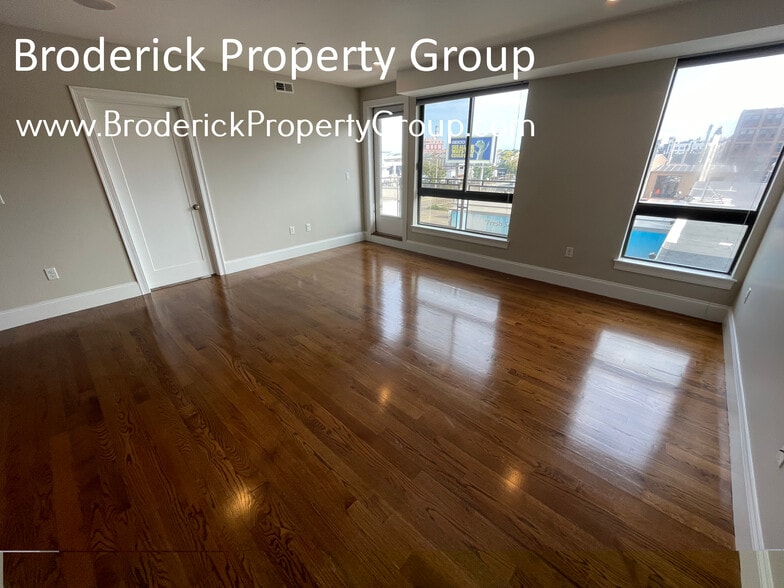 Building Photo - 303 D St