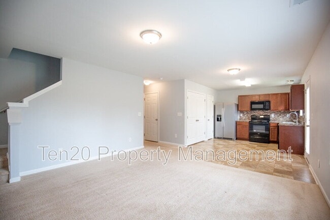 Building Photo - 316 Irish Ln