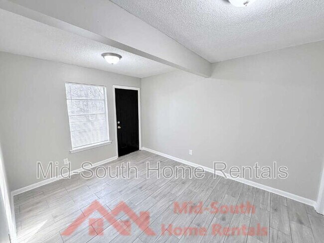 Building Photo - 139 N Claybrook St