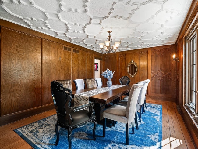 Building Photo - 1811 Breezewood Dr