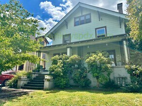 Building Photo - Gorgeous Top Level of Huge Craftsman House!