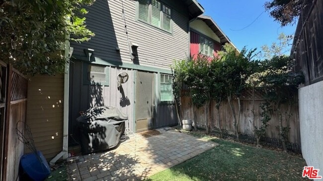Building Photo - 2020 Holly Dr