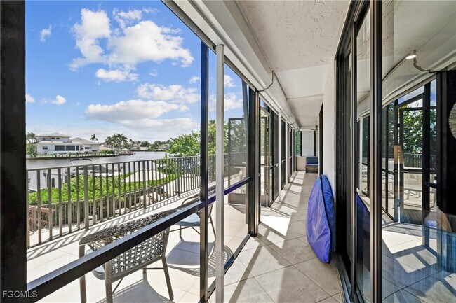 Building Photo - 10562 Gulf Shore Dr