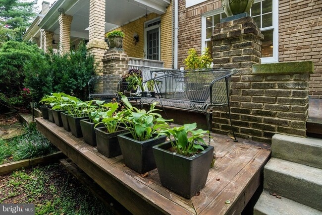 Building Photo - 2030 Pierce Mill Rd NW