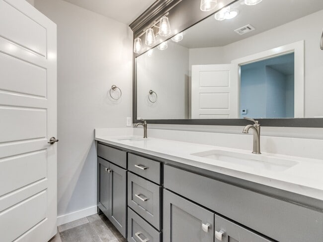 Building Photo - 14525 Rochefort Ln