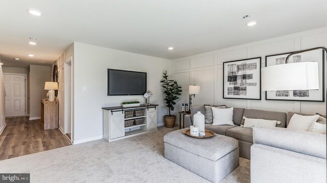 Building Photo - 212 Macoun Way