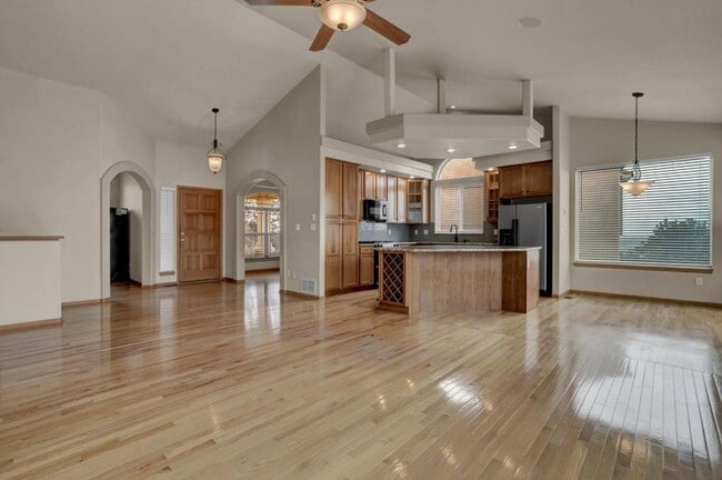 Building Photo - 5235 Bancroft Heights