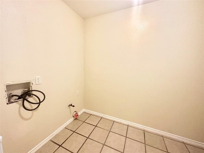 Building Photo - 5101 Purple Sage Dr