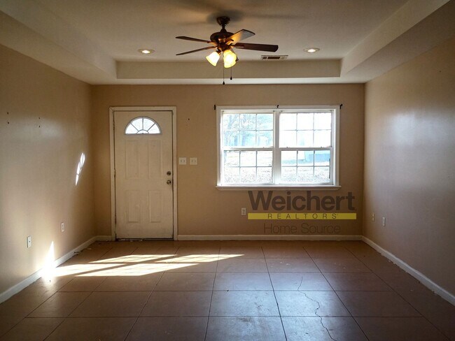 Building Photo - 107 N 5th St