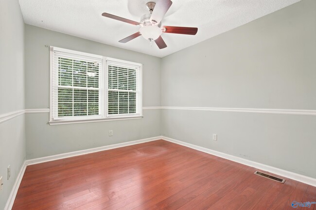 Building Photo - 104 Deer Trail