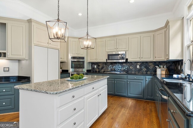 Building Photo - 5170 Deerlake Dr