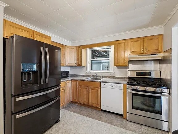 Building Photo - This well-maintained 3-bedroom, 1.5-bath split-level in Twin Oaks Farms is move-in ready