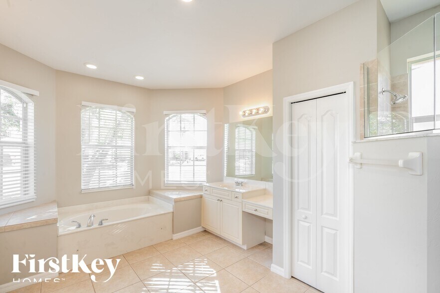 Building Photo - 2081 Nuremberg Blvd